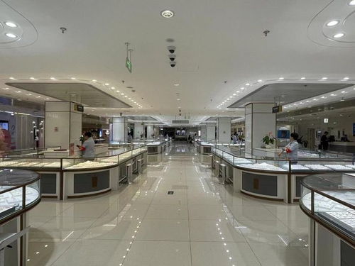 金价回调与假期共振，黄金消费迎热潮，中老年成主力军